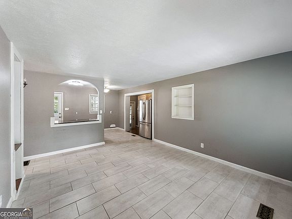4th image of 2555 Cleveland Rd