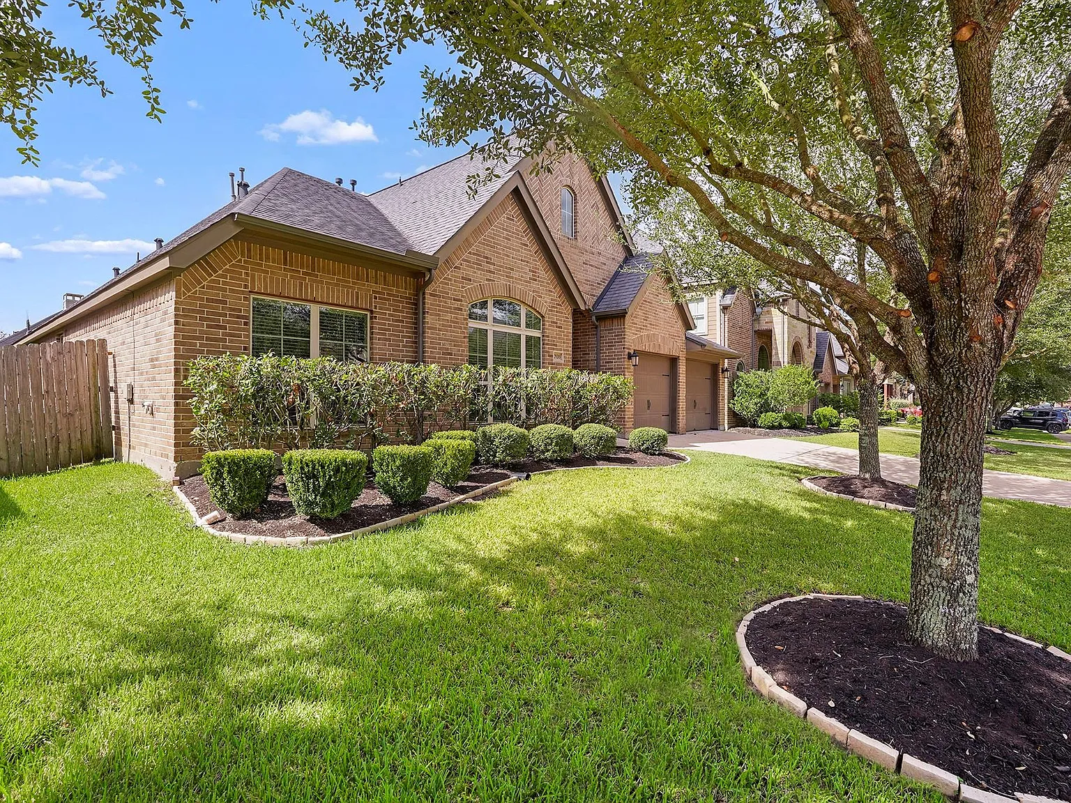 4 bed, 3.0 bath, 3015 sqft, $3,250 — Photo 3