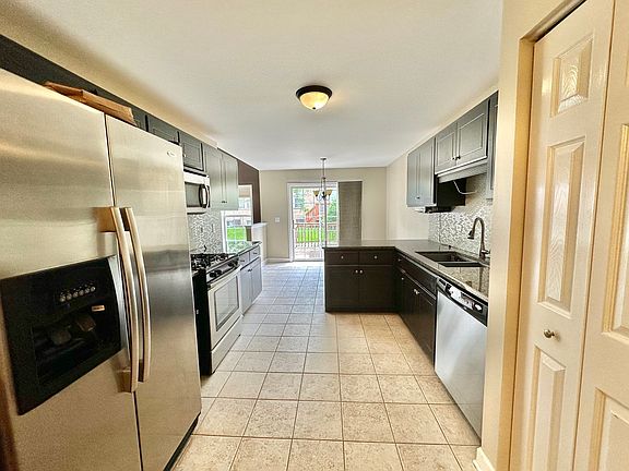 5th image of 16141 Hackney Dr