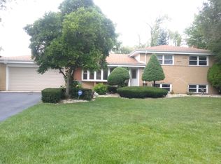 2140 Woodview Ln, Park Ridge, IL 60068