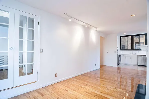 Rented by WAM Partners - William Moses Co. | media 68