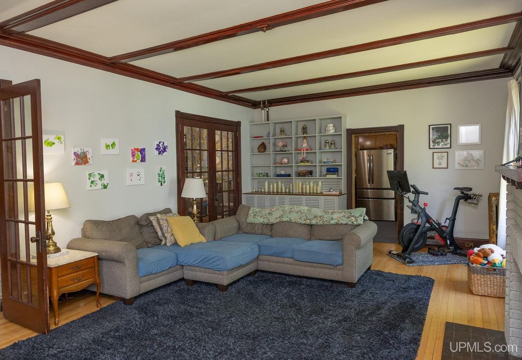 317 E Hewitt Ave, Marquette, MI - More