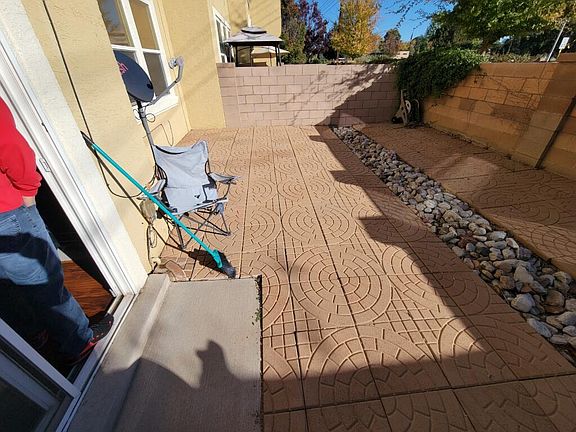 3rd image of 601 Menual Blvd NE #4402