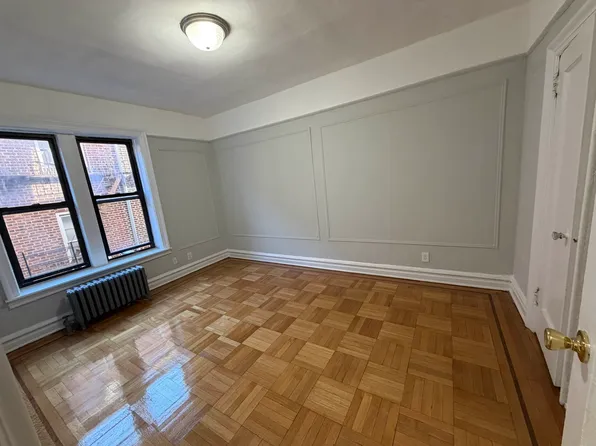 118-35 Metropolitan Avenue image 4 of 8