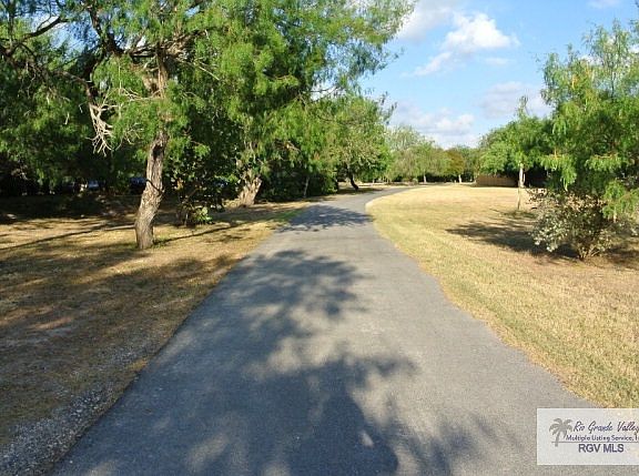 2nd image of 1005 Honeydale Rd