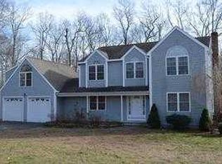 16 Stonewall Ln, Clinton, CT 06413