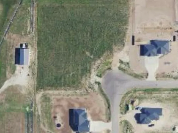 2364 Acres Dr, Dickinson, ND 58601