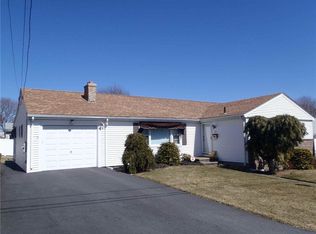 20 Hollins Dr, Cranston, RI 02920