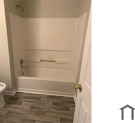 3 bed, 2000 sqft, $2,400 — Photo 4
