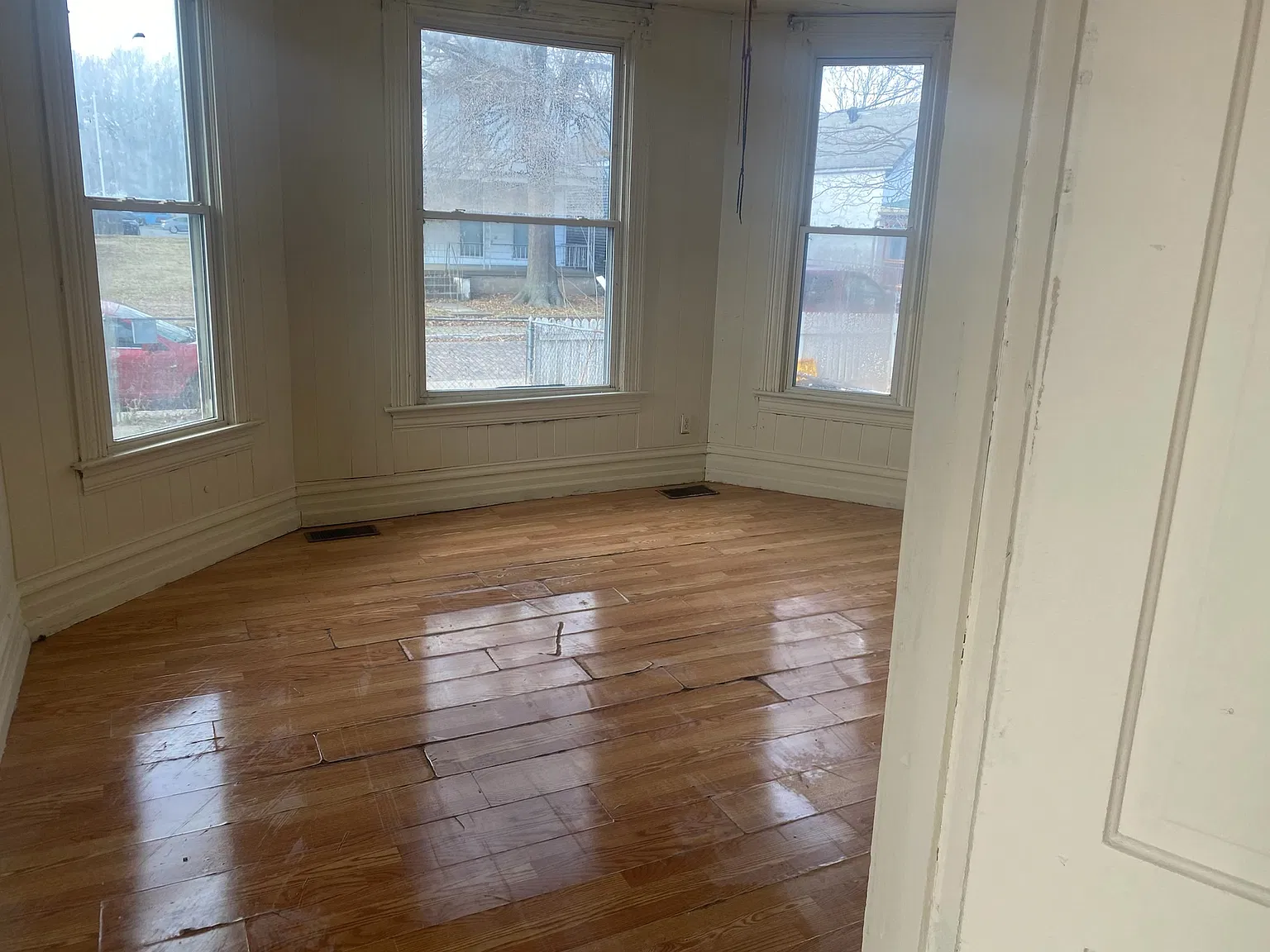 4 bed, 1700 sqft, $895 — Photo 1