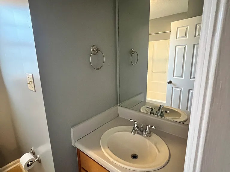 1702 Largo Cir — Photo 11