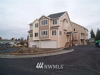 11008 3rd SW #5 photo 1