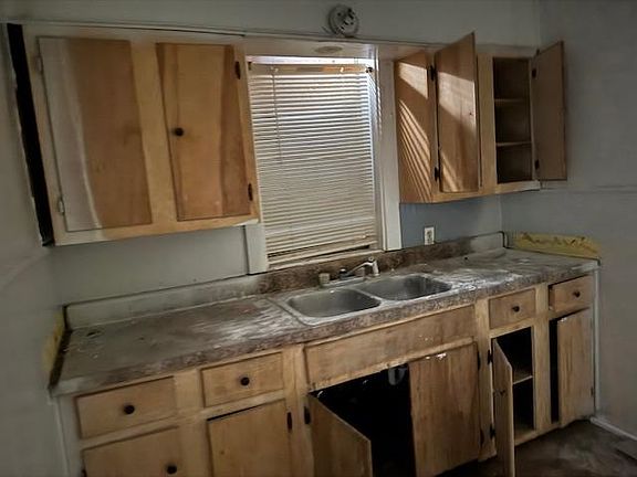 4th image of 2984 Benjestown Rd