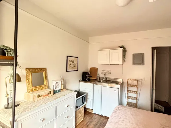 7 Montague Terrace image 4 of 10