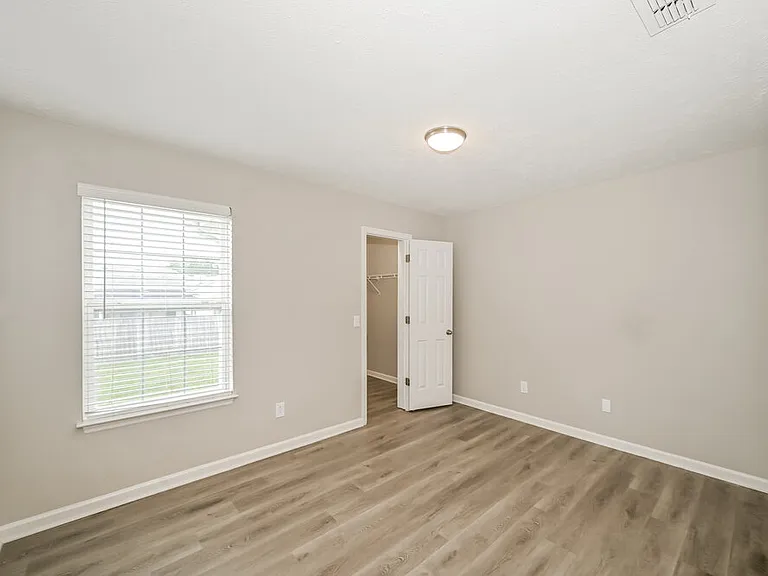 416 Lake Forest Dr — Photo 13
