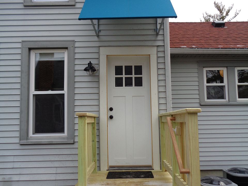 Exterior Entrance with canopy