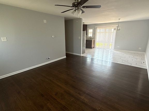 3rd image of 14816 Albany Ave
