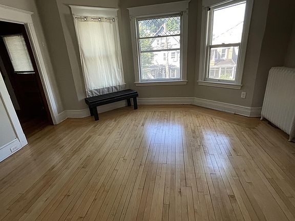 2nd image of 424 Hudson Ave #2