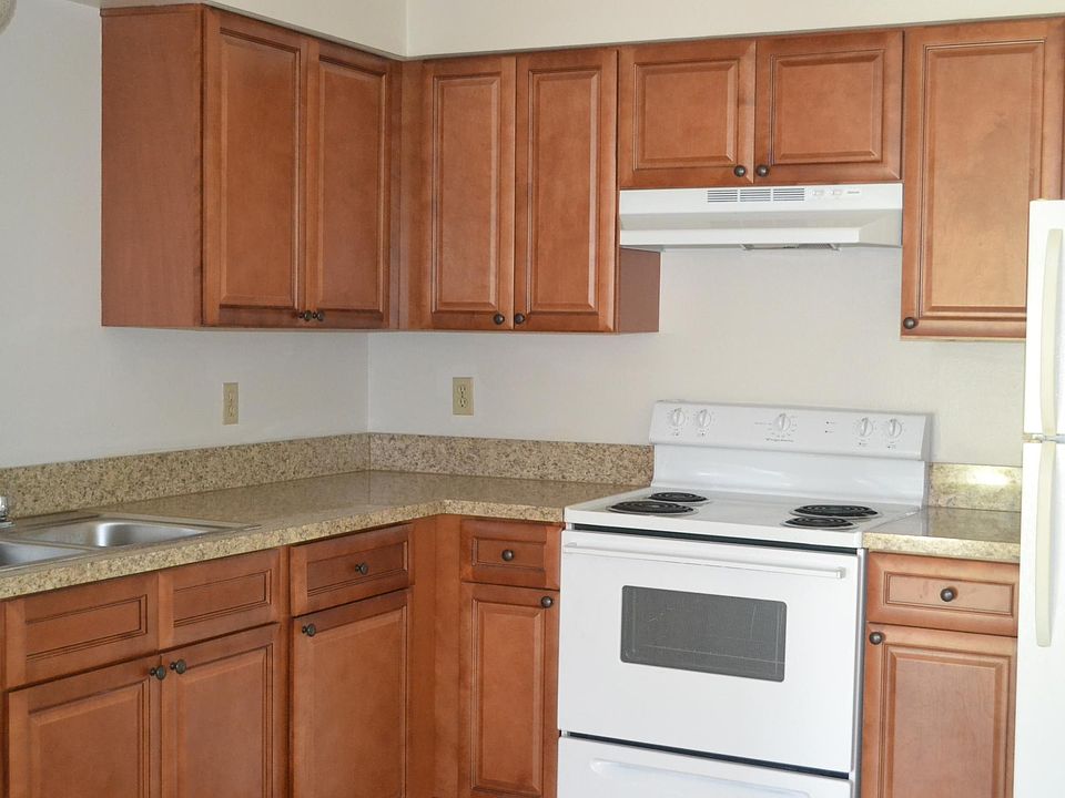 2nd image of 436 Timberlane E