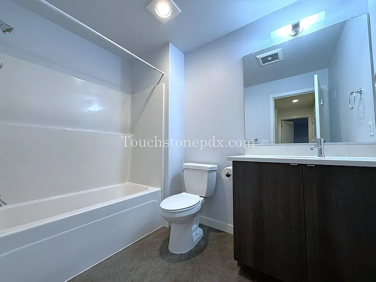 424 NE Jessup St #11 — Photo 26