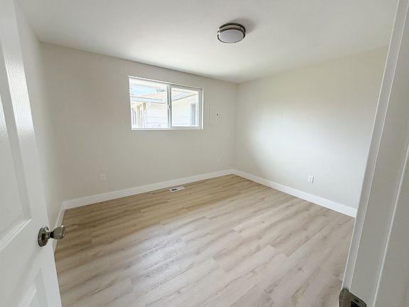 3rd image of 2200 15th Ave