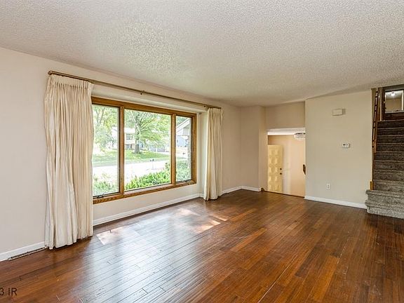 3rd image of 1128 15th St