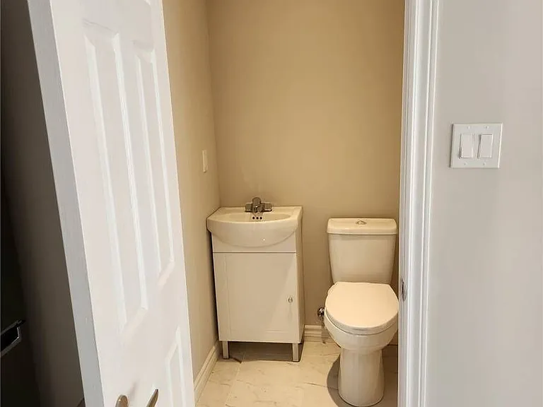 5749 Lakeshore Rd #2 — Photo 6