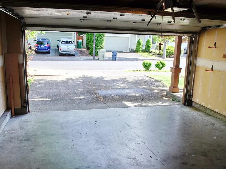 20653 SW Mabel St — Photo 15