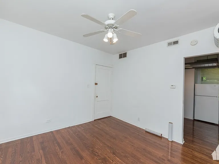 1944 W Winona St #3 — Photo 9