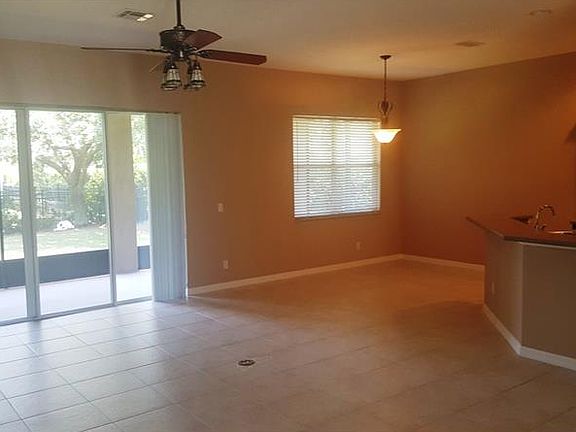 4th image of 801 Champion Woods Ct