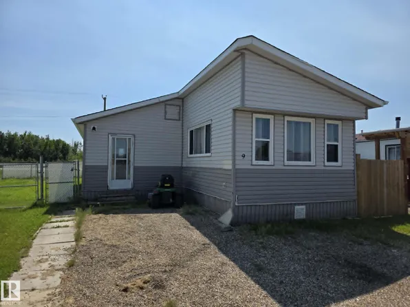 5220 44th Ave #9, Calmar, AB T0C 0V0