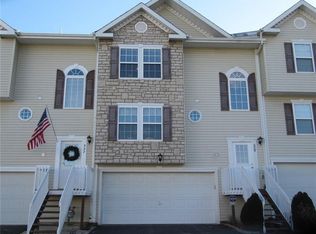 529 Ten Point Ln, Cranberry Township, PA