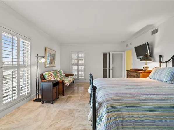 2901 Gulf Shore BLVD N #403-S, NAPLES, FL 34103