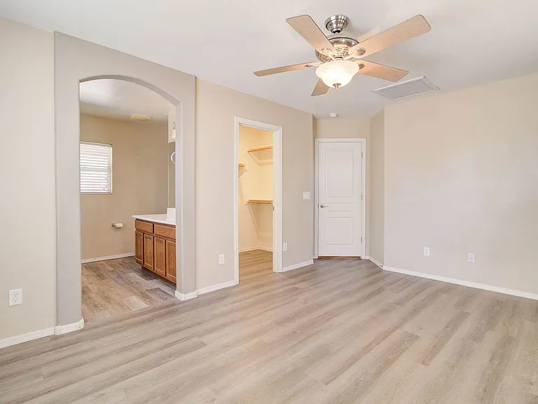 41375 W Cahill Dr — Photo 27