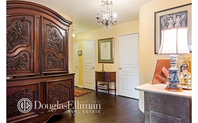 Sold by Douglas Elliman | media 23