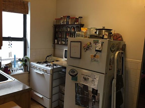 5th image of 2143 27th St APT D2
