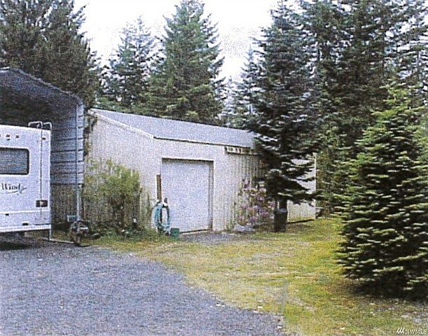 1st image of 802 E Lakeshore Dr E