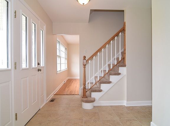 2nd image of 1213 E Anderson Dr