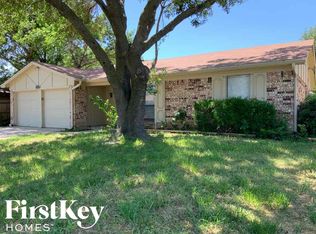 934 Lemontree Dr, Arlington, TX 76017