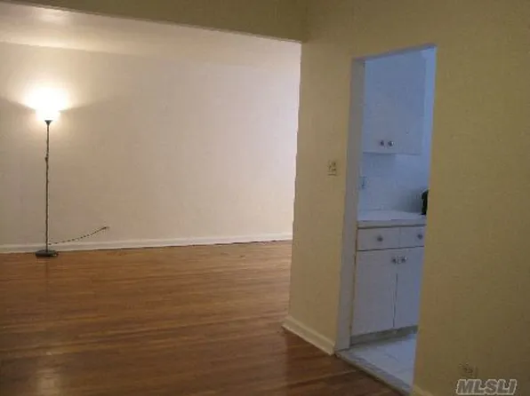 104-20 68th Dr image 1 of 7