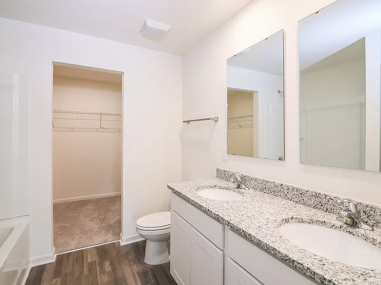 2205 Samuel Ln — Photo 10