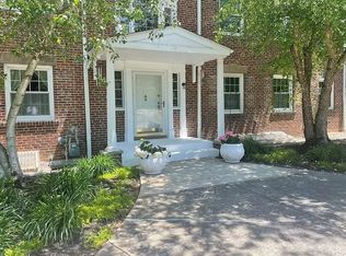 5951 Som Center Rd, Solon, OH 44139