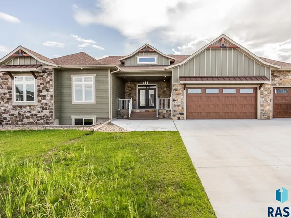 1000 Duck Cir, Hartford, SD 57033