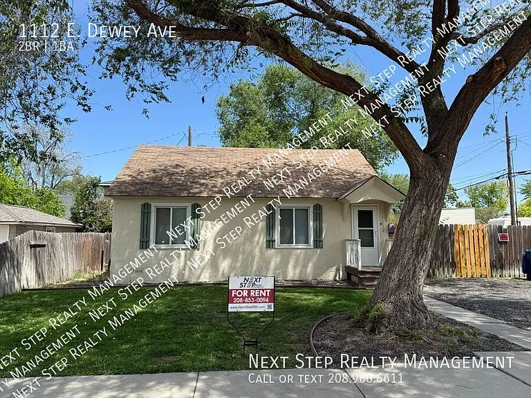 1112 E Dewey Ave — Photo 1