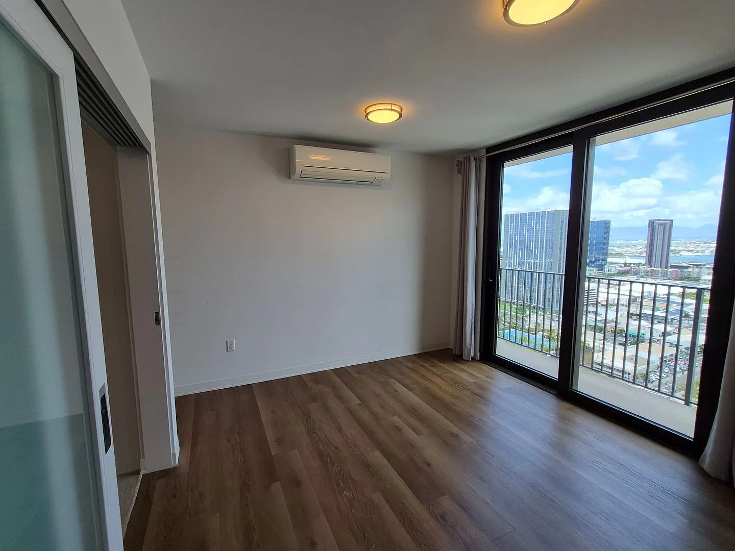 A'ali'i Luxury Unit w/Beautiful Mountain & Ocean Views 1bd, 1ba, 1 secured pkg 431sqft. - $3000 — Photo 2