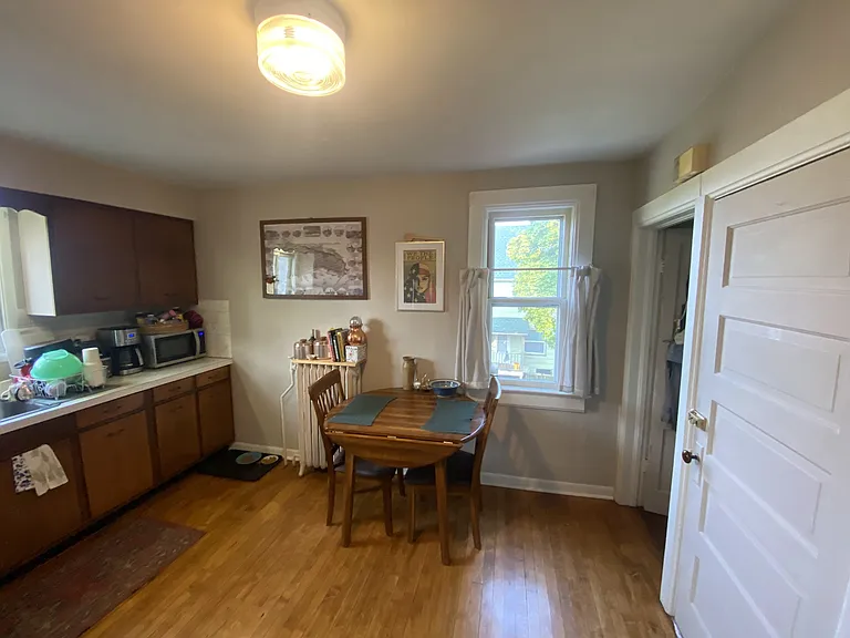 235 W Crescent St — Photo 5