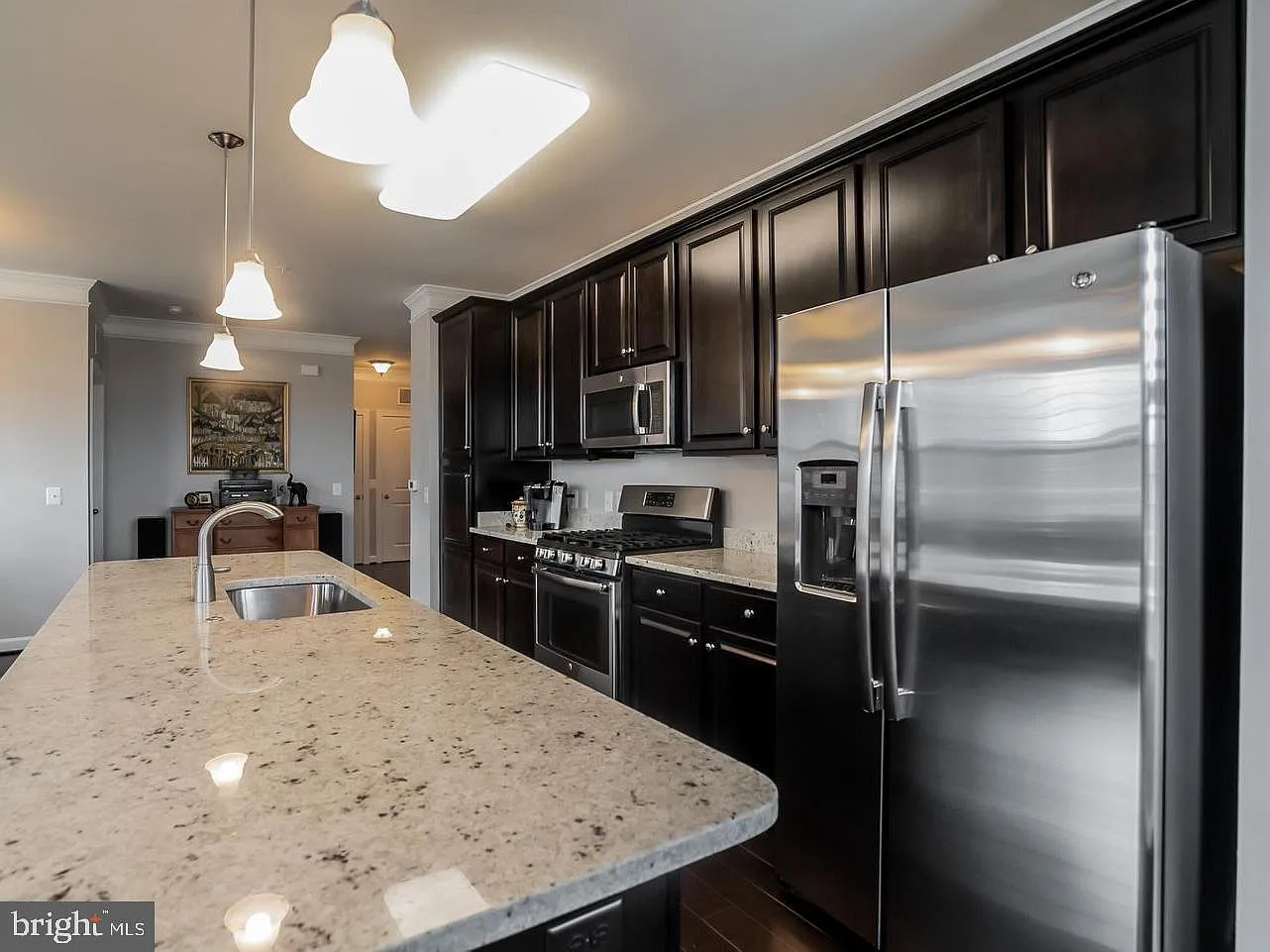 2 bed, 2.0 bath, 1323 sqft, $2,900 — Photo 4