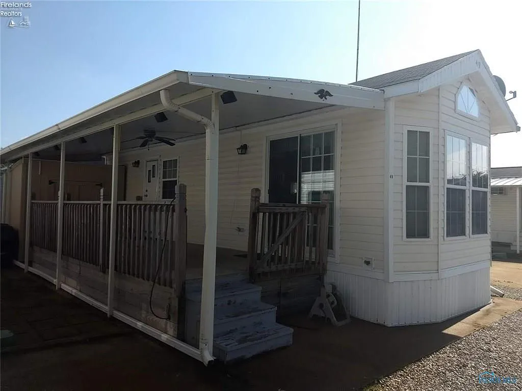 1220 W Richey Rd photo 1