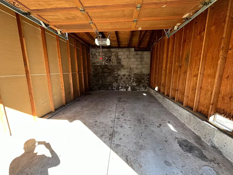 1 Car Garage