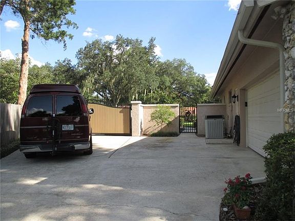 2nd image of 300 Cypress Landing Dr